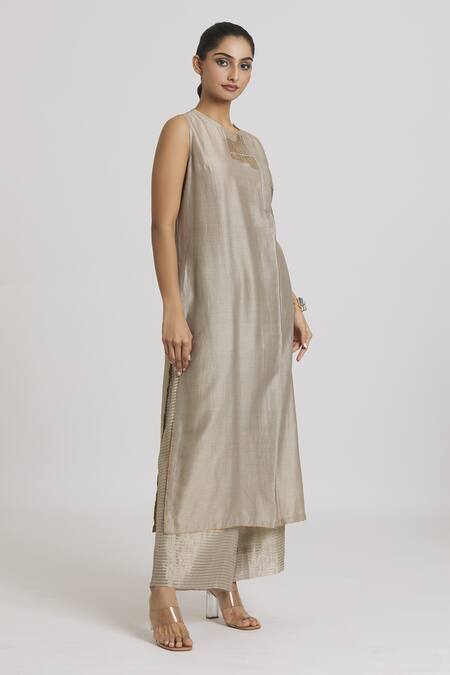 Urvashi Kaur_Silver Tissue Silk Embroidered Stripe Wide Legged Pant _Online_at_Aza_Fashions