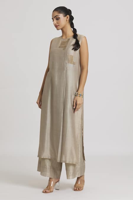 Shop_Urvashi Kaur_Silver Tissue Silk Embroidered Stripe Wide Legged Pant _at_Aza_Fashions