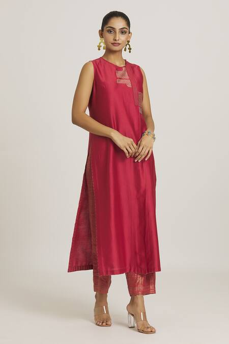 Urvashi Kaur_Red Chanderi Silk Zari Round Neck Handblock Printed Tunic _Online_at_Aza_Fashions