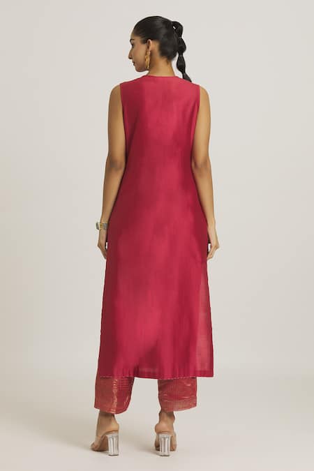 Shop_Urvashi Kaur_Red Chanderi Silk Zari Round Neck Handblock Printed Tunic _at_Aza_Fashions