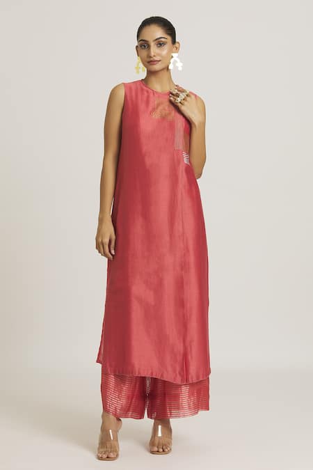 Urvashi Kaur Coral Chanderi Silk Embroidery Round Neck Placement Printed Tunic Online at Aza Fashions Urvashi Kaur_Coral Chanderi Silk Embroidery Round Neck Placement Printed Tunic _Online_at_Aza_Fashions