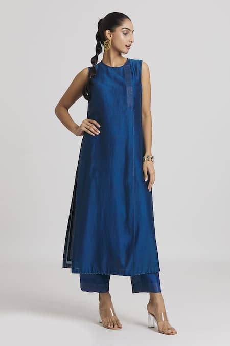 Urvashi Kaur_Blue Chanderi Silk Embroidery Round Neck Straight Tunic _Online_at_Aza_Fashions