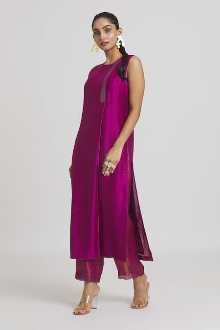 Buy_Urvashi Kaur_Fuchsia Chanderi Silk Embroidery Round Neck Panelled Tunic _Online_at_Aza_Fashions