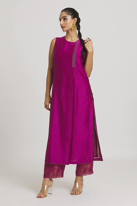 Urvashi Kaur Fuchsia Metallic Zari Woven Pant 