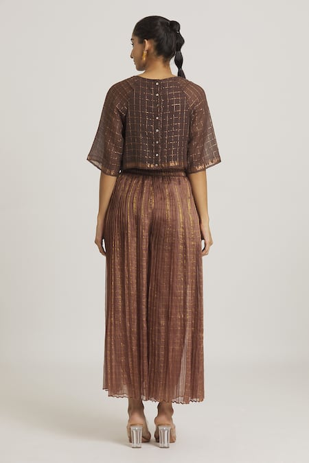 Shop Urvashi Kaur Brown Kota Doria, Cotton Zari Round Neck Checkered Pattern Crop Top at Aza Fashions Shop_Urvashi Kaur_Brown Kota Doria, Cotton Zari Round Neck Checkered Pattern Crop Top _at_Aza_Fashions