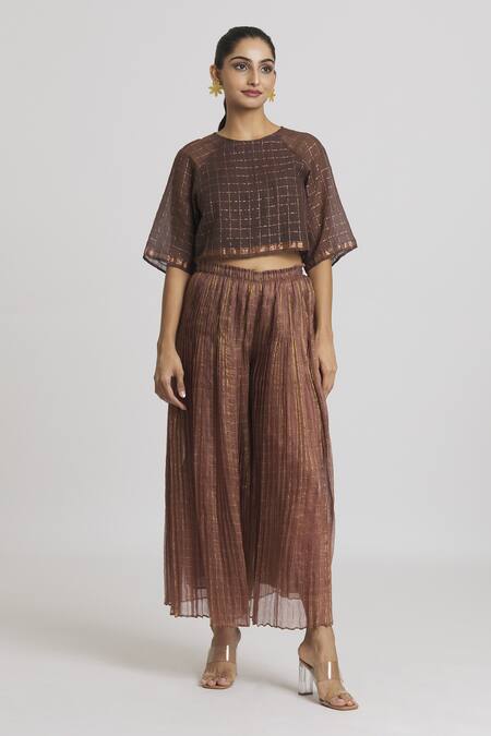 Urvashi Kaur_Brown Zari Kota Silk Checkered Pleated Wide Legged Pant _Online_at_Aza_Fashions