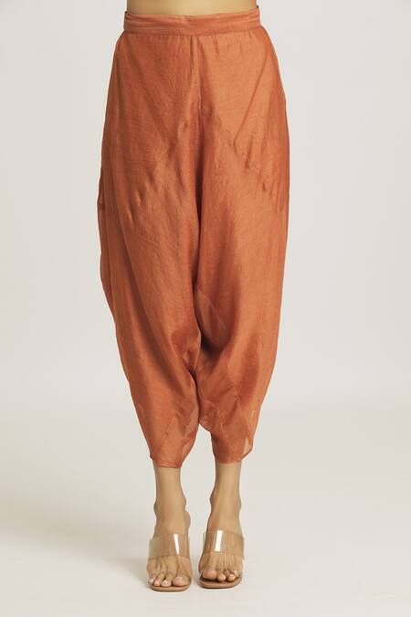 Urvashi Kaur Coral Tissue, Silk Stripe Pattern Asymmetric Pant at Aza Fashions Urvashi Kaur_Coral Tissue, Silk Stripe Pattern Asymmetric Pant _at_Aza_Fashions