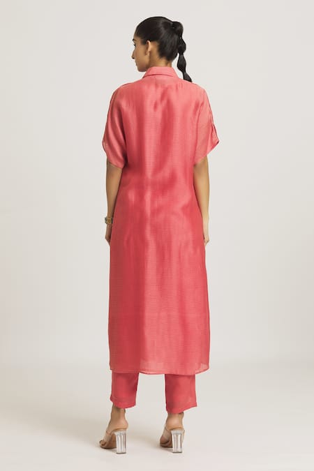 Shop Urvashi Kaur Coral Chanderi Silk Collared Shirt Dress at Aza Fashions Shop_Urvashi Kaur_Coral Chanderi Silk Collared Shirt Dress _at_Aza_Fashions