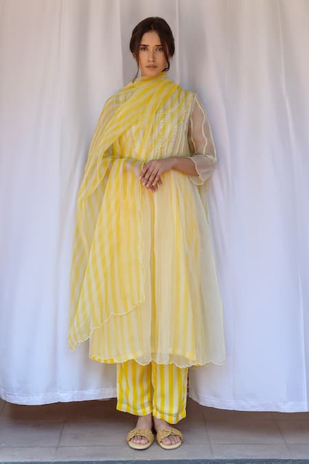 Ayaka Yellow Silk Organza, Viscose Embroidery High Neck Floral Hand Dress With Inner at Aza Fashions Ayaka_Yellow Silk Organza, Viscose Embroidery High Neck Floral Hand Dress With Inner _at_Aza_Fashions