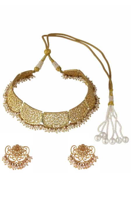 Shop ZARIIN Gold Plated Pearls Cutwork Jewellery Set Gift Box at Aza Fashions Shop_ZARIIN_Gold Plated Pearls Cutwork Jewellery Set Gift Box _at_Aza_Fashions