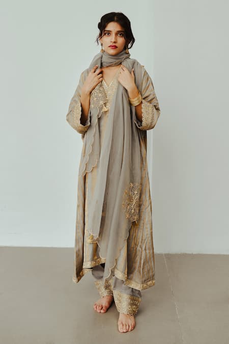 Wabi Sabi By Anshum-Ritesh Grey Chanderi Embroidery, Diamonds V-neck Nargis Kaftan Set