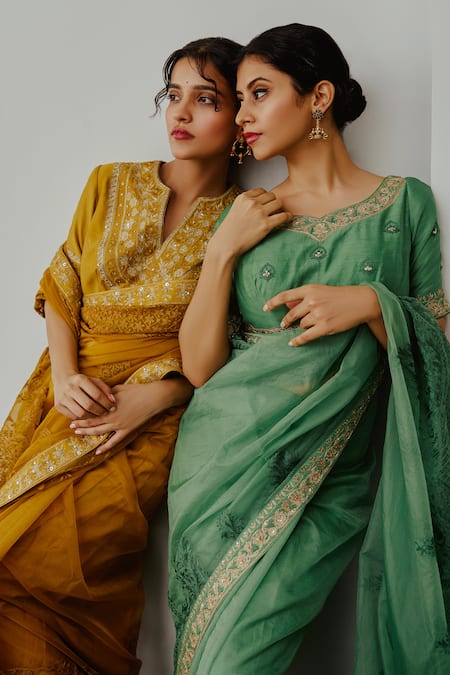 Buy_Wabi Sabi By Anshum-Ritesh_Green Organza Embroidery Round Neck Betel Leaf Hand Saree With Blouse _Online_at_Aza_Fashions