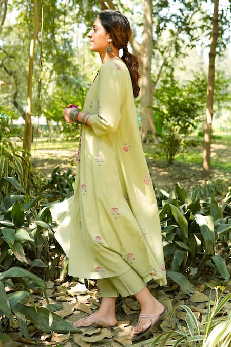 Buy TA’Assur Green Cotton Round Neck Botanical Print Anarkali And Trouser Set Online at Aza Fashions Buy_TA’Assur_Green Cotton Round Neck Botanical Print Anarkali And Trouser Set _Online_at_Aza_Fashions