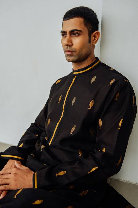 Wabi Sabi By Anshum-Ritesh_Black Chanderi Embroidery Anchovy Woven Kurta Set _Online_at_Aza_Fashions