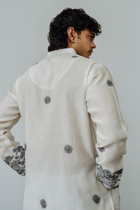 Buy_Wabi Sabi By Anshum-Ritesh_Ivory Chanderi Embroidery Road Runner Kurta Set _Online_at_Aza_Fashions