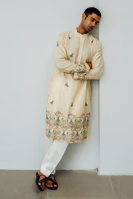 Wabi Sabi By Anshum-Ritesh_Beige Chanderi Embroidery Buzz Me Kurta Set _Online_at_Aza_Fashions