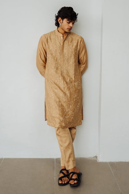 WABI SABI BY ANSHUM-RITESH Twine Embroidered Kurta & Pant Set 