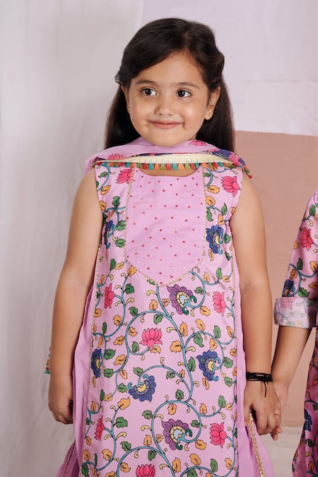 Shop Vivedkids Purple Cotton Gota Patti Kalamkari Anarkali Pant Set Online at Aza Fashions Shop_Vivedkids_Purple Cotton Gota Patti Kalamkari Anarkali Pant Set _Online_at_Aza_Fashions
