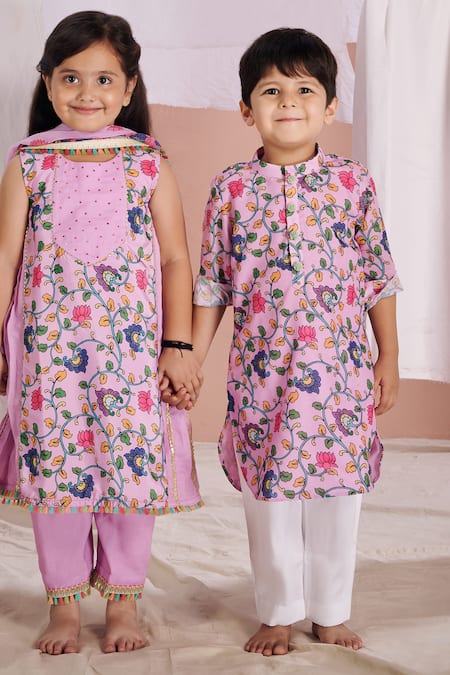 Shop Vivedkids Purple Cotton Kalamkari Kurta Pyjama Set Online at Aza Fashions Shop_Vivedkids_Purple Cotton Kalamkari Kurta Pyjama Set _Online_at_Aza_Fashions