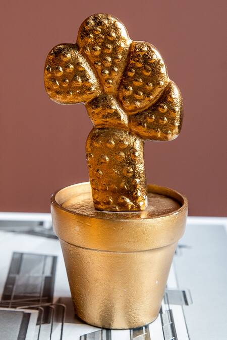 Logam Gold Mild Steel Wired Work Metallic Cactus Table Top Accessory Set at Aza Fashions Logam_Gold Mild Steel Wired Work Metallic Cactus Table Top Accessory Set_at_Aza_Fashions