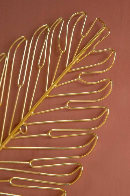 Buy_Logam_Gold Mild Steel Wired Work Palm Leaf Wall Decor 2 Pcs Set_Online_at_Aza_Fashions