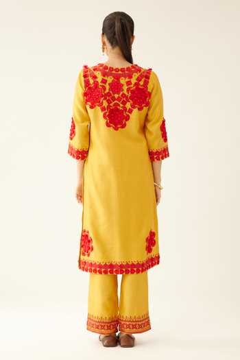 Shop Kora Gold Silk, Cotton, Chanderi Applique, Sequins, Embroidery, Tassels Kurta Set at Aza Fashions Shop_Kora_Gold Silk, Cotton, Chanderi Applique, Sequins, Embroidery, Tassels Kurta Set _at_Aza_Fashions