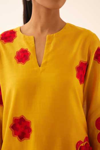Buy_Kora_Gold Silk, Cotton, Chanderi Embroidery, Sequins, Floral Applique Work Kurta Set _Online_at_Aza_Fashions