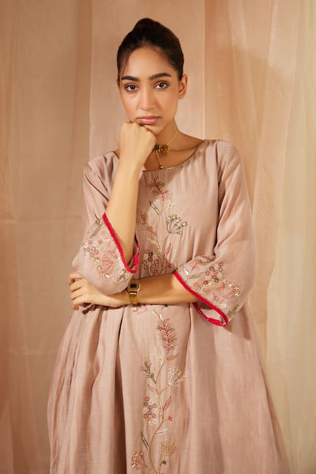 Shop Sarang Kaur Grey Chanderi Silk Embroidery Round Neck Hand Kurta With Pant Online at Aza Fashions Shop_Sarang Kaur_Grey Chanderi Silk Embroidery Round Neck Hand Kurta With Pant _Online_at_Aza_Fashions