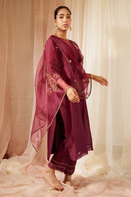 Buy Sarang Kaur Purple Organza, Silk Embroidery Dhuleti Floral Hand Dupatta Online at Aza Fashions Buy_Sarang Kaur_Purple Organza, Silk Embroidery Dhuleti Floral Hand Dupatta _Online_at_Aza_Fashions