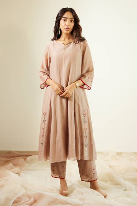 Sarang Kaur Grey Kurta And Pant Chanderi Silk Hand Embroidery Floral Notched Vrinda With 