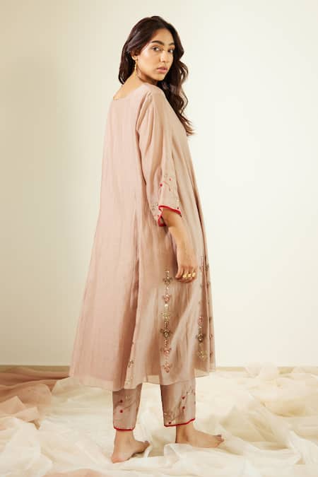 Shop Sarang Kaur Grey Chanderi Silk Embroidery Split V-neck Vrinda Kurta With Pant at Aza Fashions Shop_Sarang Kaur_Grey Chanderi Silk Embroidery Split V-neck Vrinda Kurta With Pant _at_Aza_Fashions