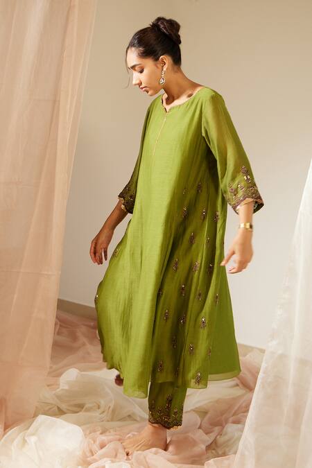 Sarang Kaur Green Chanderi Silk Sequins, Mirrors, Embroidery Poornima Kurta And Pant Set at Aza Fashions Sarang Kaur_Green Chanderi Silk Sequins, Mirrors, Embroidery Poornima Kurta And Pant Set _at_Aza_Fashions