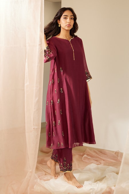 Sarang Kaur Purple Chanderi Silk Hand Embroidered Sequin Poornima Thread Kurta And Pant Set