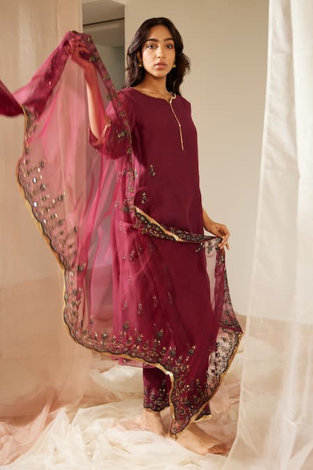 Buy Sarang Kaur Purple Organza, Silk Sequins, Mirrors Poornima Embroidered Bordered Dupatta Online at Aza Fashions Buy_Sarang Kaur_Purple Organza, Silk Sequins, Mirrors Poornima Embroidered Bordered Dupatta _Online_at_Aza_Fashions