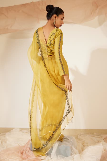 Sarang Kaur Abir Embroidered Bordered Saree With Unstitched Blouse Piece 