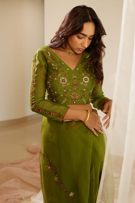 Shop Sarang Kaur Green Organza, Dhuleti Vintage Embroidered Saree With Unstitched Blouse Piece Online at Aza Fashions Shop_Sarang Kaur_Green Organza, Dhuleti Vintage Embroidered Saree With Unstitched Blouse Piece _Online_at_Aza_Fashions