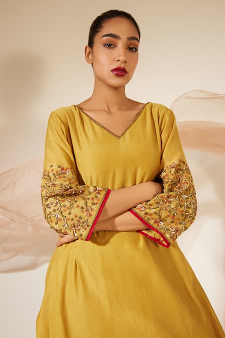 Sarang Kaur Yellow Chanderi Silk Sequins, Beads, Embroidery V-neck Straight Kurta And Pant Set Online at Aza Fashions Sarang Kaur_Yellow Chanderi Silk Sequins, Beads, Embroidery V-neck Straight Kurta And Pant Set _Online_at_Aza_Fashions