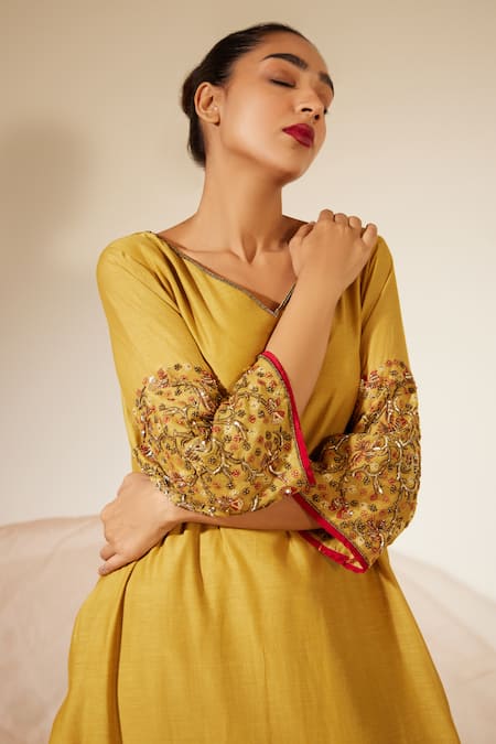 Sarang Kaur Yellow Chanderi Silk Sequins, Beads, Embroidery V-neck Straight Kurta And Pant Set at Aza Fashions Sarang Kaur_Yellow Chanderi Silk Sequins, Beads, Embroidery V-neck Straight Kurta And Pant Set _at_Aza_Fashions