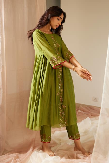 Sarang Kaur Green Chanderi Silk Sequins, Beads, Embroidery Thread Work Kurta And Pant Set Online at Aza Fashions Sarang Kaur_Green Chanderi Silk Sequins, Beads, Embroidery Thread Work Kurta And Pant Set _Online_at_Aza_Fashions