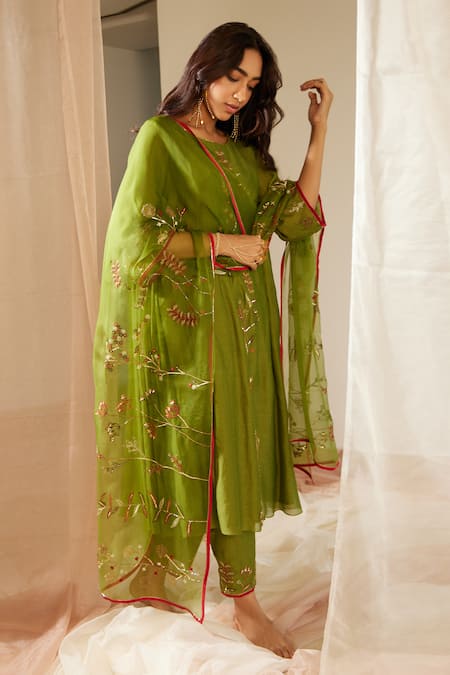 Buy Sarang Kaur Green Chanderi Silk Sequins, Beads, Embroidery Thread Work Kurta And Pant Set Buy_Sarang Kaur_Green Chanderi Silk Sequins, Beads, Embroidery Thread Work Kurta And Pant Set