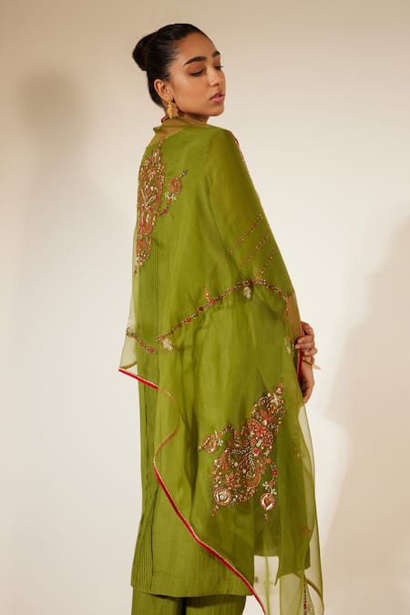 Sarang Kaur Green Organza, Silk Sequins, Beads, Embroidery Floral Bloom Dupatta Online at Aza Fashions Sarang Kaur_Green Organza, Silk Sequins, Beads, Embroidery Floral Bloom Dupatta _Online_at_Aza_Fashions