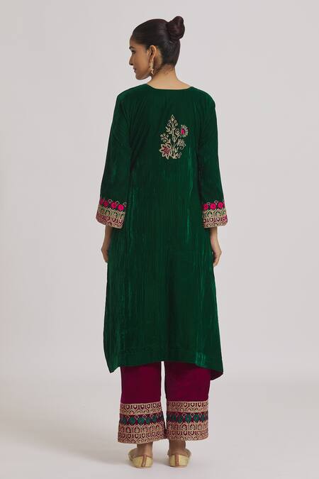 Rahul Singh Green Velvet Embroidery V-neck Kurta And Pyjama Set Online at Aza Fashions Rahul Singh_Green Velvet Embroidery V-neck Kurta And Pyjama Set _Online_at_Aza_Fashions
