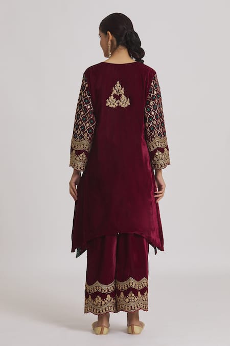 Rahul Singh_Wine Velvet Embroidery V-neck Kurta And Pyjama Set _Online_at_Aza_Fashions