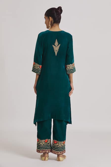 Rahul Singh_Blue Velvet Embroidery Round Neck Kurta And Pyjama Set _Online_at_Aza_Fashions