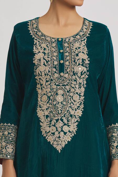 Shop Rahul Singh Green Velvet Embroidery Round Neck Kurta And Contrast Pyjama Set Online at Aza Fashions Shop_Rahul Singh_Green Velvet Embroidery Round Neck Kurta And Contrast Pyjama Set _Online_at_Aza_Fashions
