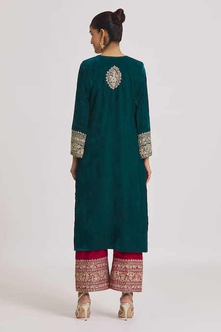 Rahul Singh Green Velvet Embroidery Round Neck Kurta And Contrast Pyjama Set Online at Aza Fashions Rahul Singh_Green Velvet Embroidery Round Neck Kurta And Contrast Pyjama Set _Online_at_Aza_Fashions