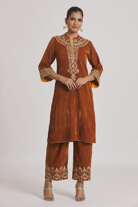 Rahul Singh Embroidered Yoke Velvet Kurta & Pyjama Set 