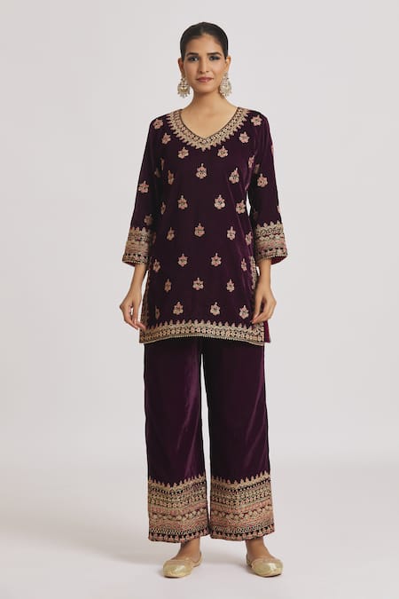 Buy_Rahul Singh_Wine Velvet Embroidery V-neck Kurta And Pyjama Set _Online_at_Aza_Fashions
