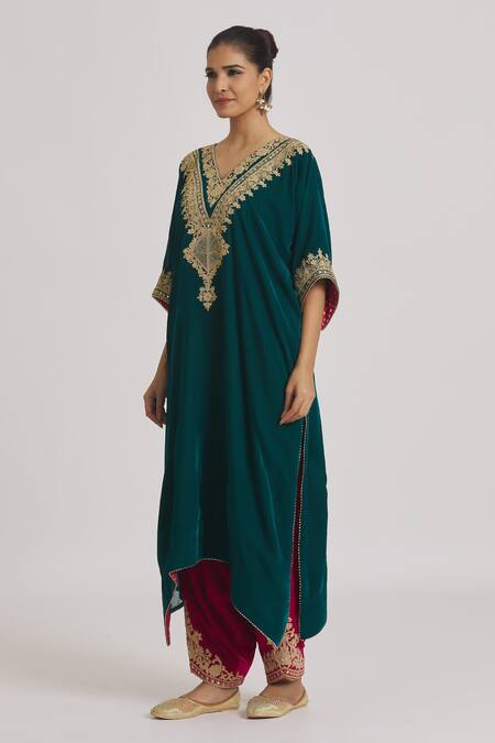 Buy_Rahul Singh_Blue Velvet Gota Patti, Embroidery, Zari V-neck Asymmetric Kurta And Pyjama Set _Online_at_Aza_Fashions