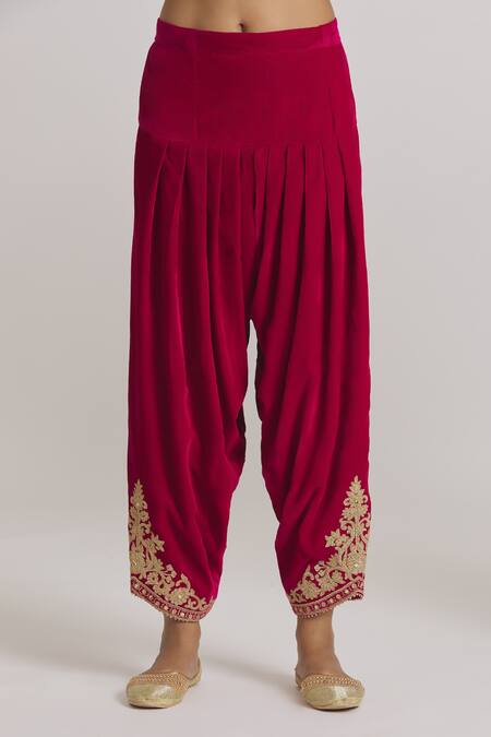 Rahul Singh_Blue Velvet Gota Patti, Embroidery, Zari V-neck Asymmetric Kurta And Pyjama Set _at_Aza_Fashions